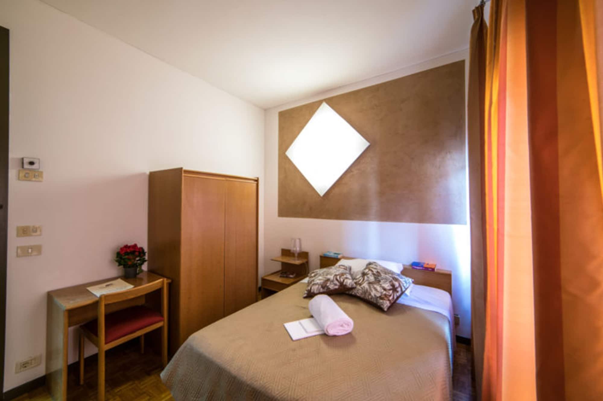 Hotel La Vecchia Cartiera Colle di Val d'Elsa Exterior foto