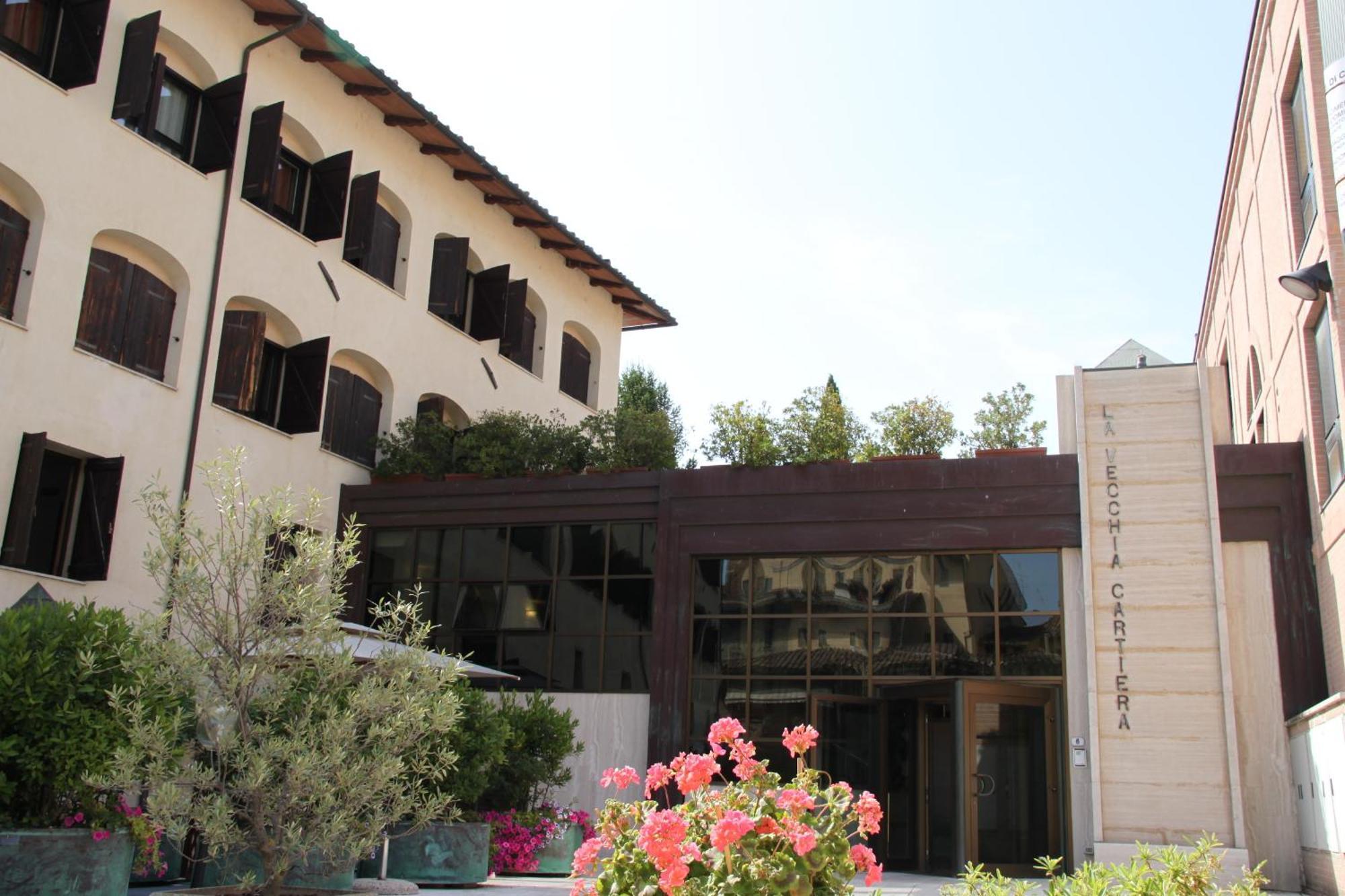 Hotel La Vecchia Cartiera Colle di Val d'Elsa Exterior foto