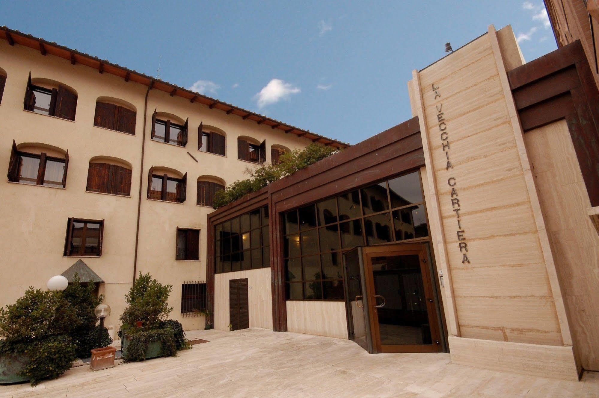 Hotel La Vecchia Cartiera Colle di Val d'Elsa Exterior foto